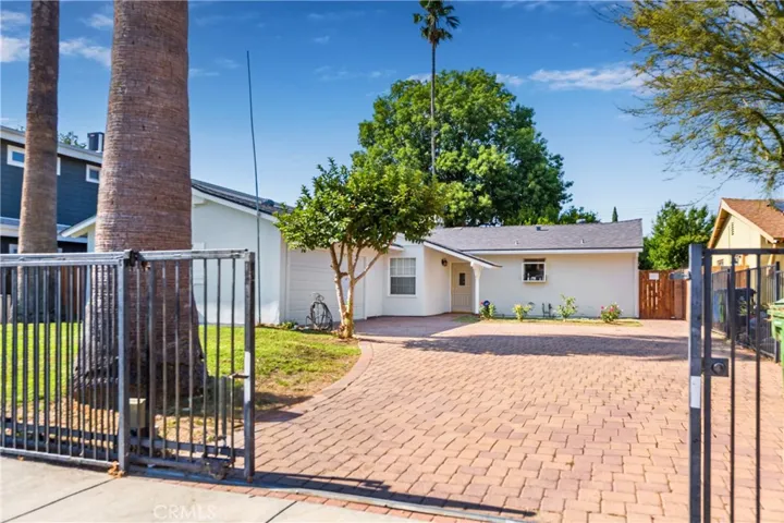 22151 Ingomar Street, Canoga Park, California 91304