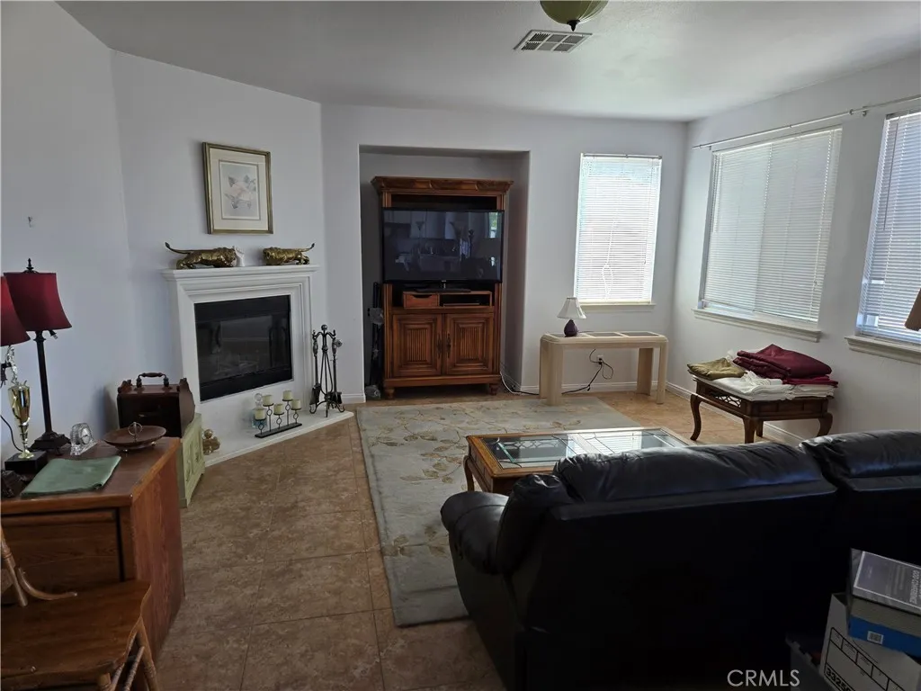 28195 Juniper Tree Lane, Menifee, California 92585 home-pic-16