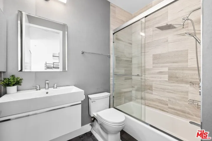 32 Galleon Street, Marina Del Rey, California 90292