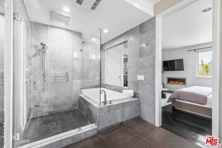 32 Galleon Street, Marina Del Rey, California 90292