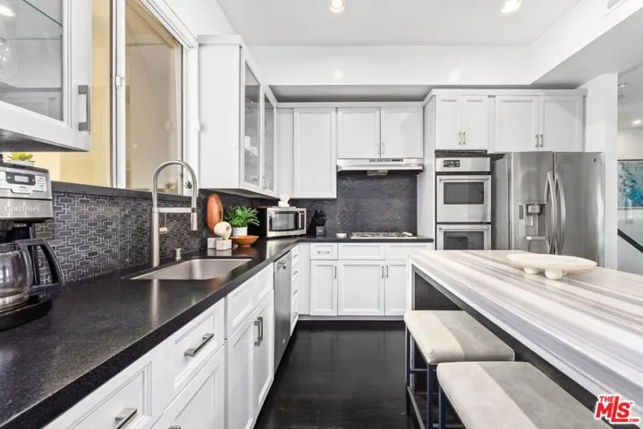 32 Galleon Street, Marina Del Rey, California 90292