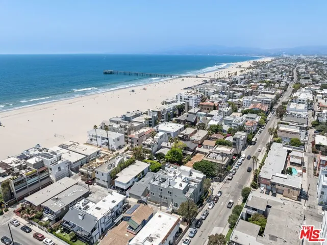 32 Galleon Street, Marina Del Rey, California 90292