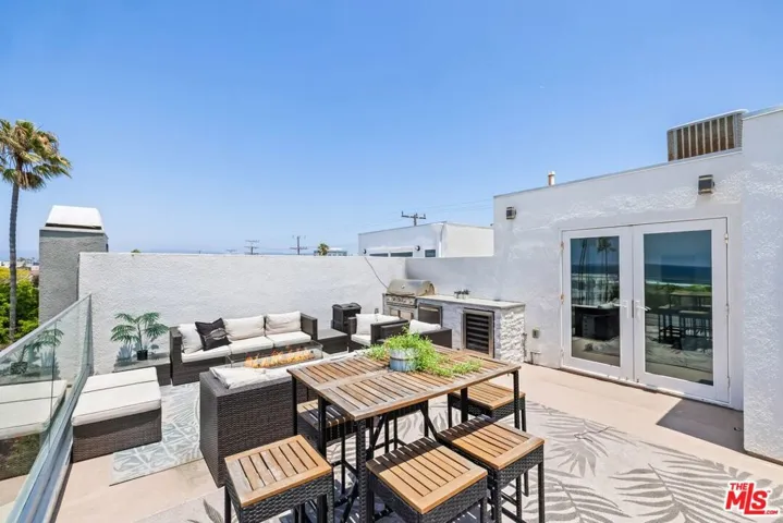 32 Galleon Street, Marina Del Rey, California 90292