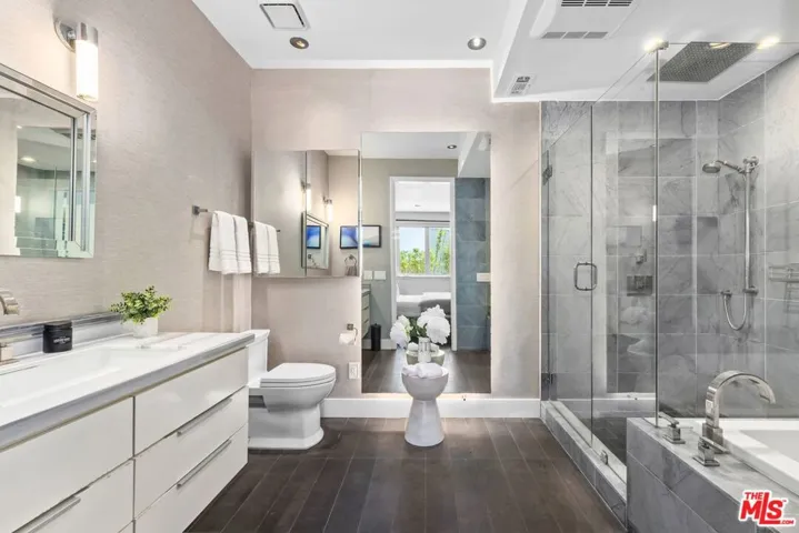 32 Galleon Street, Marina Del Rey, California 90292