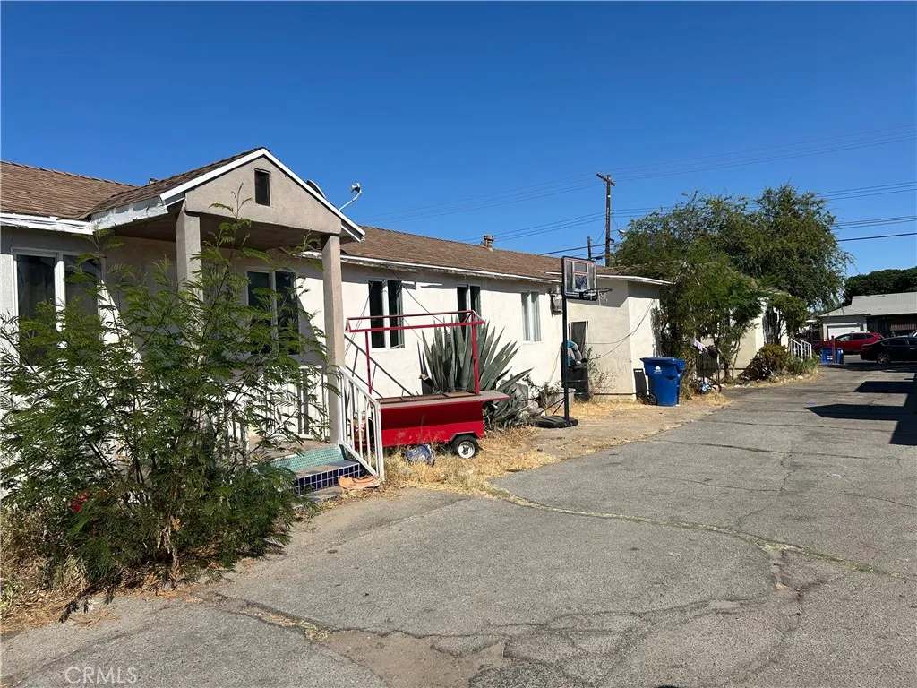 13071 Terra Bella Street 3, Pacoima, California 91331, ,Residential Income,For Sale,Terra Bella,SR25180931