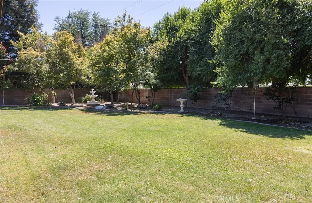 1647 W Wrenwood Avenue, Fresno, California 93711 home-pic-27