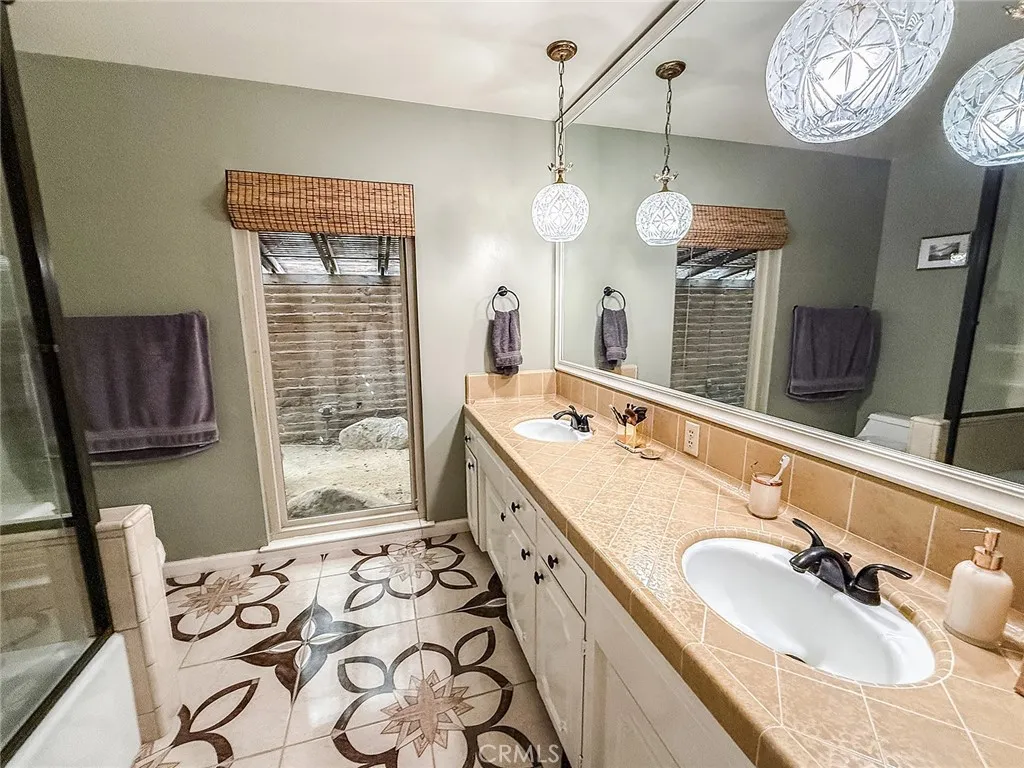 1647 W Wrenwood Avenue, Fresno, California 93711 home-pic-16