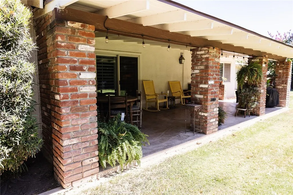1647 W Wrenwood Avenue, Fresno, California 93711 home-pic-30
