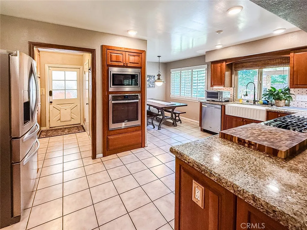1647 W Wrenwood Avenue, Fresno, California 93711 home-pic-24