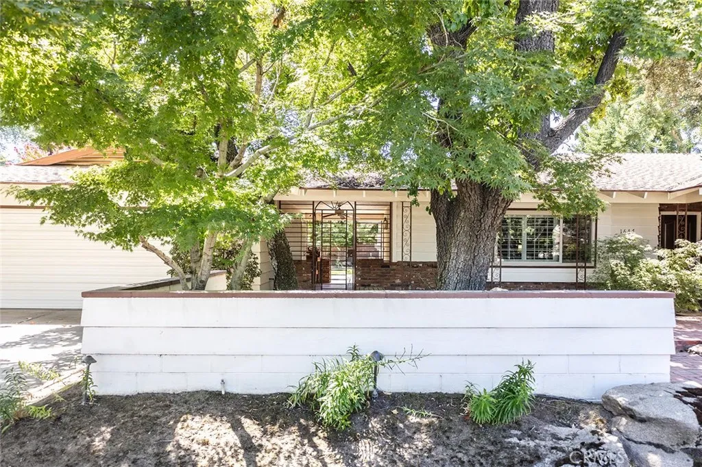 1647 W Wrenwood Avenue, Fresno, California 93711 home-pic-1