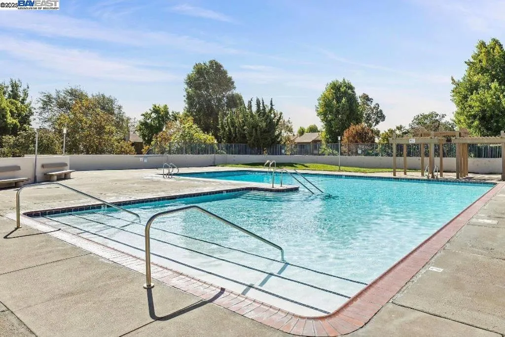 3315 Willis Lane, Alameda, California 94502 home-pic-25