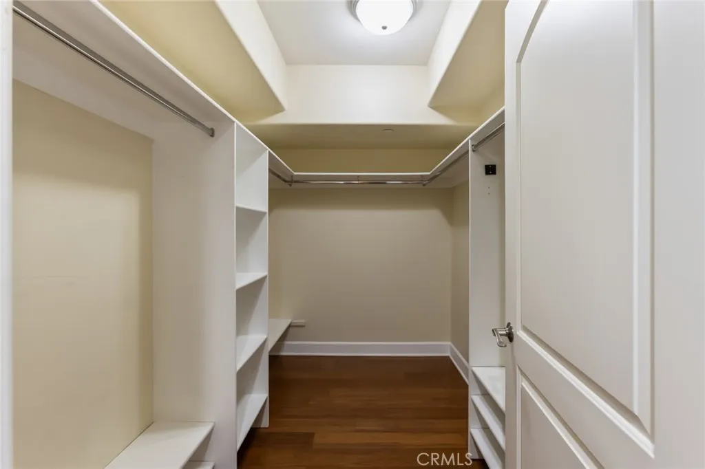 5305 Bellingham Avenue 103, Valley Village, California 91607 home-pic-27