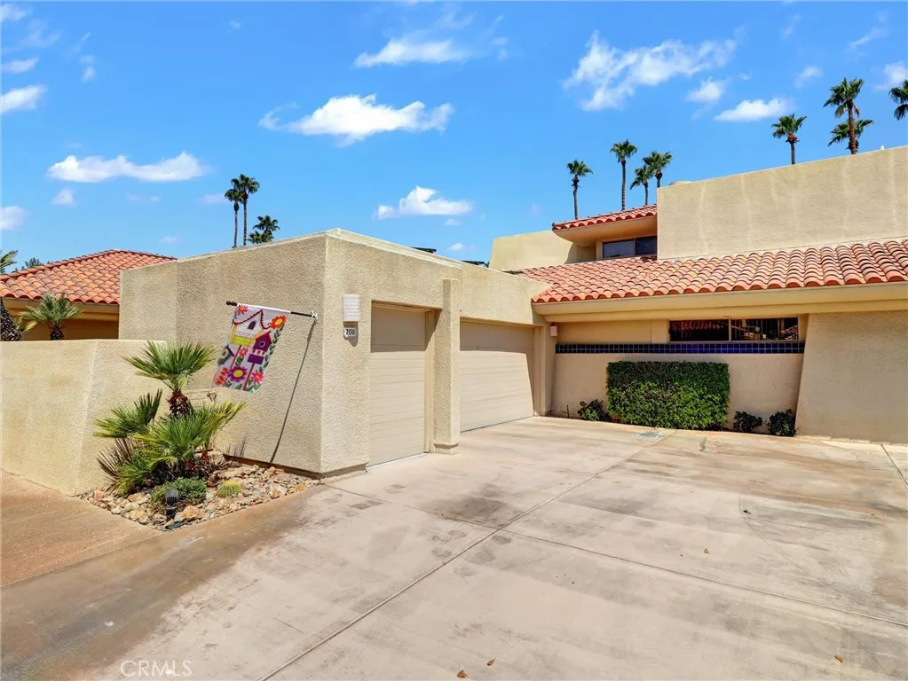 208 Kavenish Drive S, Rancho Mirage, California 92270 home-pic-0