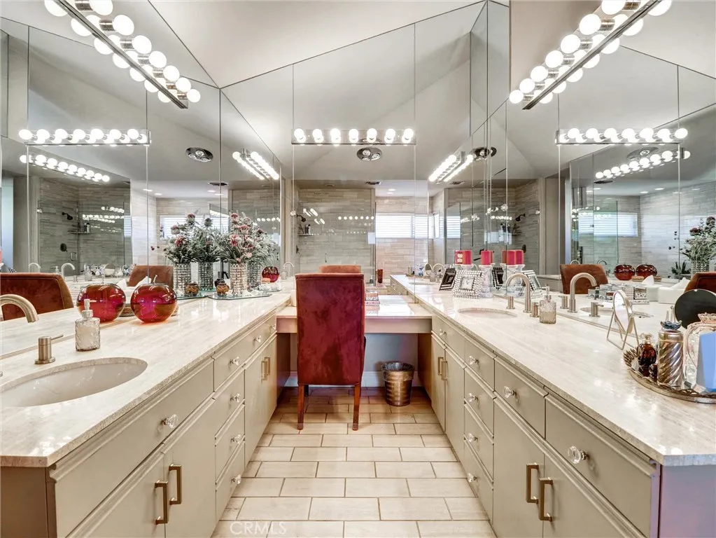 208 Kavenish Drive S, Rancho Mirage, California 92270 home-pic-39