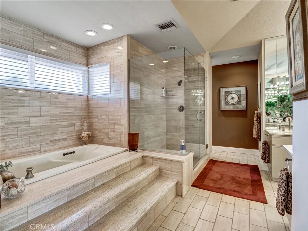 208 Kavenish Drive S, Rancho Mirage, California 92270 home-pic-36