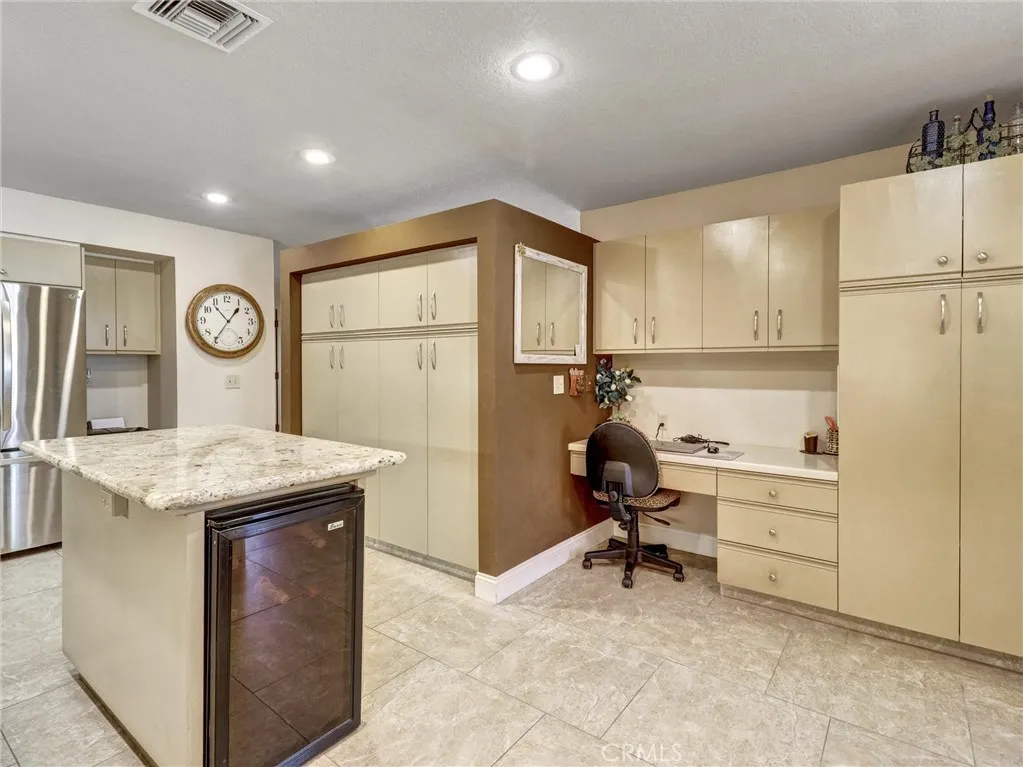 208 Kavenish Drive S, Rancho Mirage, California 92270 home-pic-14