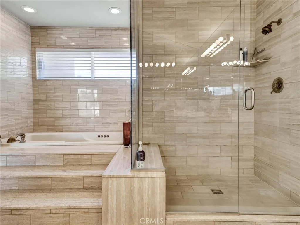208 Kavenish Drive S, Rancho Mirage, California 92270 home-pic-37