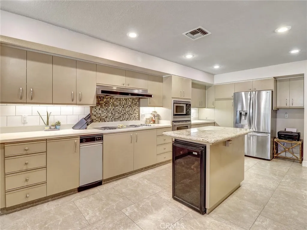208 Kavenish Drive S, Rancho Mirage, California 92270 home-pic-13