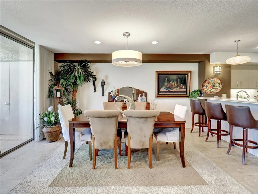 208 Kavenish Drive S, Rancho Mirage, California 92270 home-pic-11