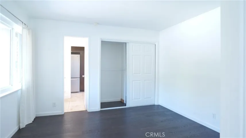Front bedroom suite
