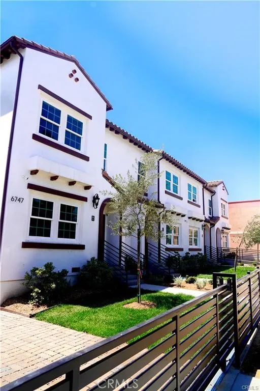 6747 Pickering Avenue B, Whittier, California 90601, 3 Bedrooms Bedrooms, ,3 BathroomsBathrooms,Residential Lease,For Rent,Pickering,DW25181099