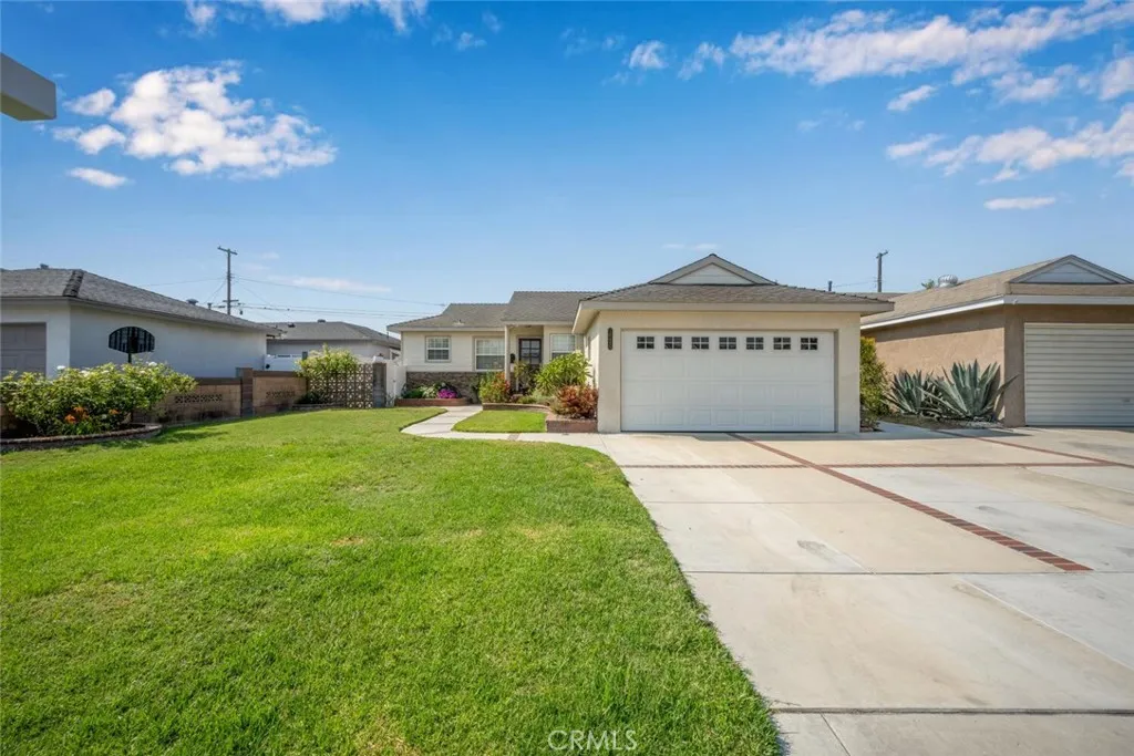 10440 Hopland Street, Bellflower, California 90706, 3 Bedrooms Bedrooms, ,2 BathroomsBathrooms,Residential,For Sale,Hopland,PW25179020