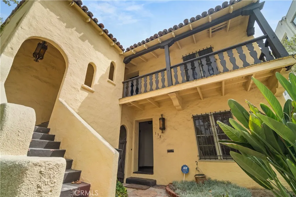 138 N Swall Drive, Beverly Hills, California 90211 home-pic-1