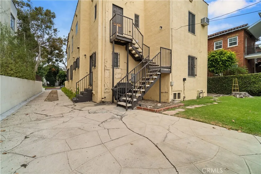 138 N Swall Drive, Beverly Hills, California 90211 home-pic-39