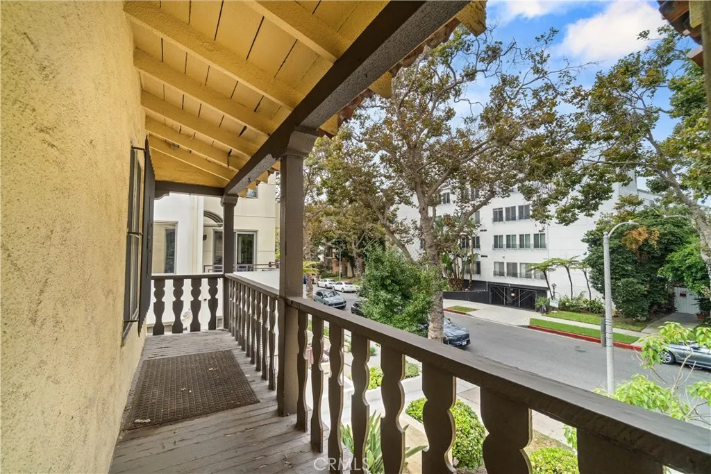 138 N Swall Drive, Beverly Hills, California 90211 home-pic-18