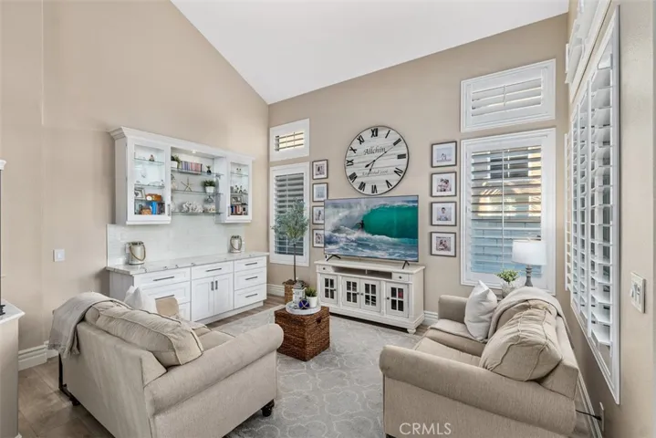 12 La Perla, Lake Forest, California 92610