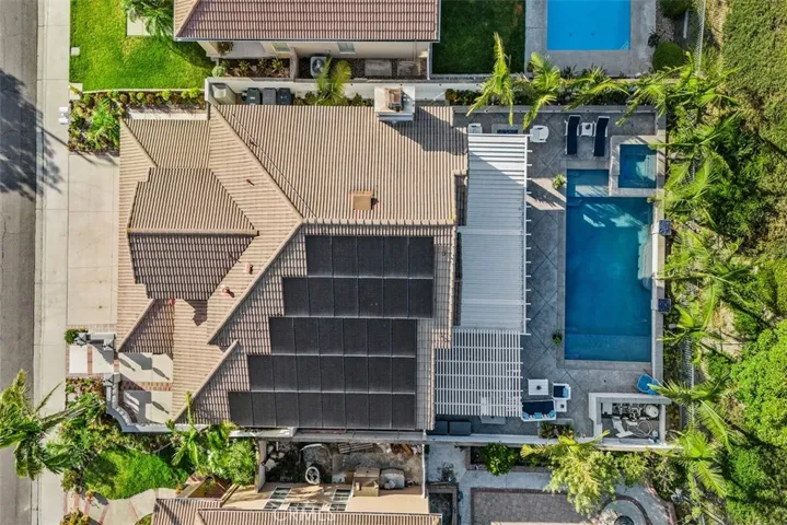 12 La Perla, Lake Forest, California 92610