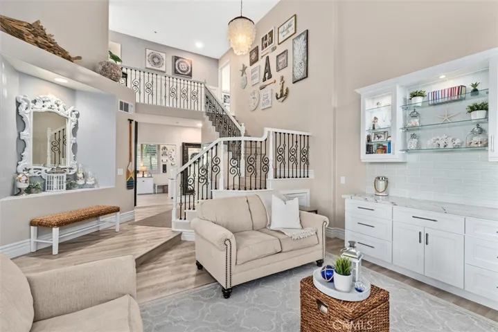 12 La Perla, Lake Forest, California 92610