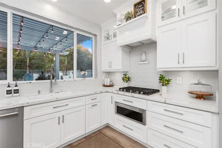 12 La Perla, Lake Forest, California 92610