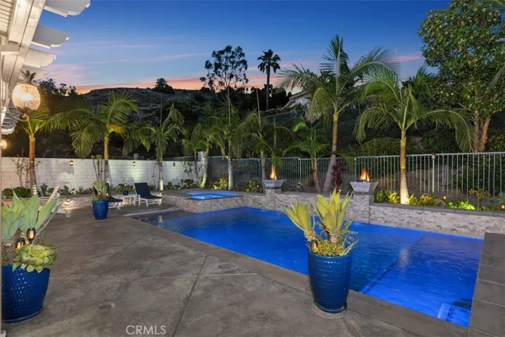 12 La Perla, Lake Forest, California 92610