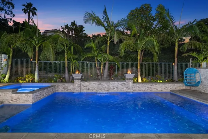 12 La Perla, Lake Forest, California 92610