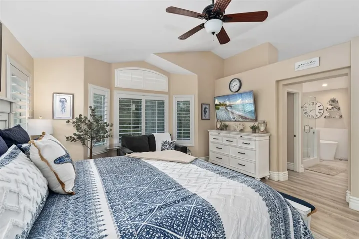 12 La Perla, Lake Forest, California 92610