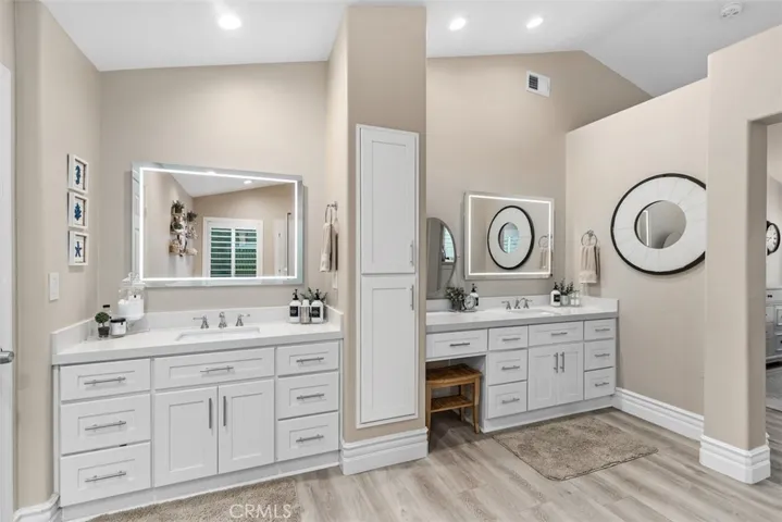 12 La Perla, Lake Forest, California 92610