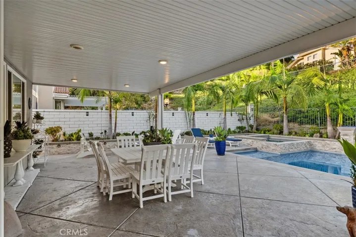12 La Perla, Lake Forest, California 92610