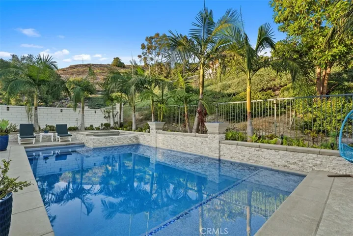 12 La Perla, Lake Forest, California 92610