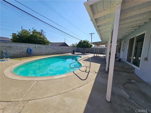 5573 E E Bonnie Brae Street E, Montclair, California 91763