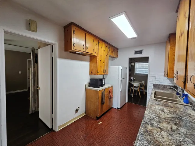 5573 E E Bonnie Brae Street E, Montclair, California 91763