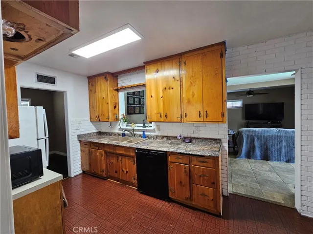 5573 E E Bonnie Brae Street E, Montclair, California 91763