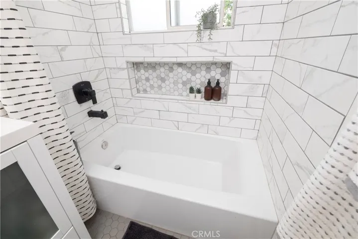 934 Hallwood Avenue, Pomona, California 91767