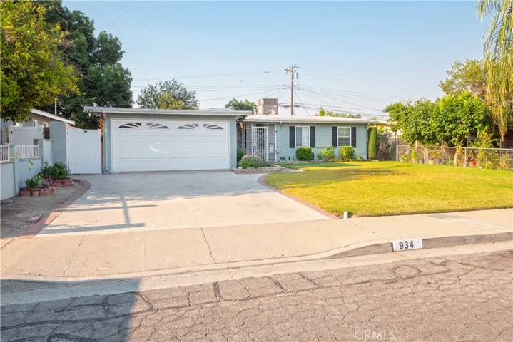 934 Hallwood Avenue, Pomona, California 91767