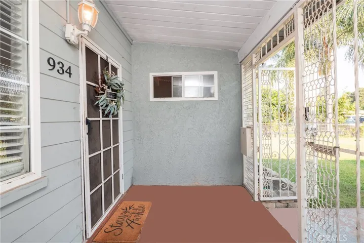 934 Hallwood Avenue, Pomona, California 91767
