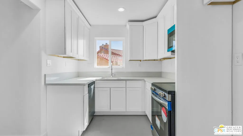 13704 Sarita Drive, Desert Hot Springs, California 92240 home-pic-29