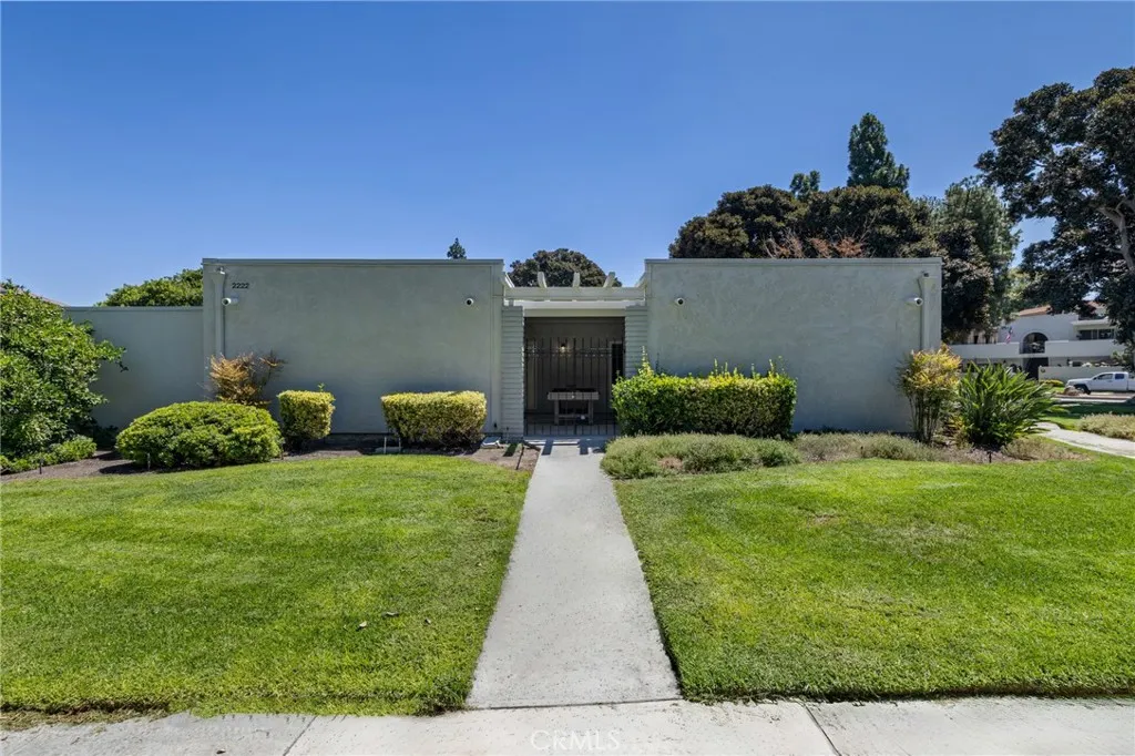 2222 Via Puerta A, Laguna Woods, California 92637, 2 Bedrooms Bedrooms, ,2 BathroomsBathrooms,Residential,For Sale,Via Puerta,PW25167557