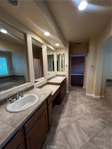 7090 Cottage Grove Drive, Eastvale, California 92880