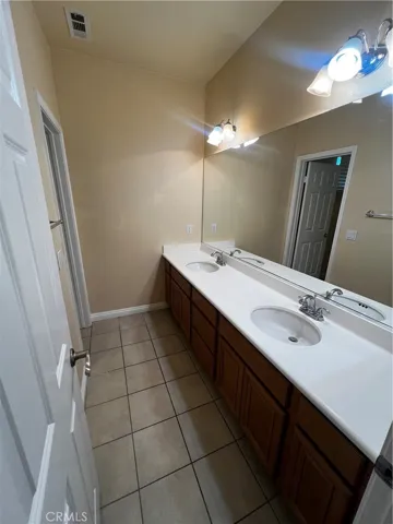 7090 Cottage Grove Drive, Eastvale, California 92880