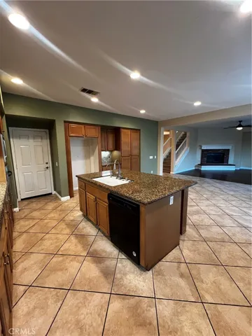 7090 Cottage Grove Drive, Eastvale, California 92880